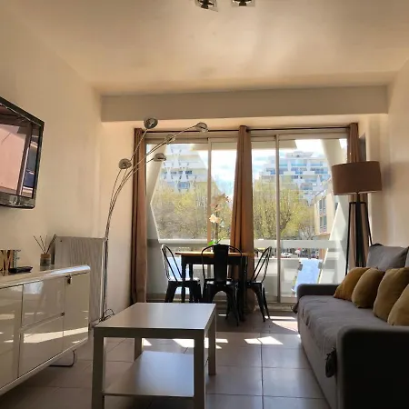 Motte Soleil Centre Apartment *